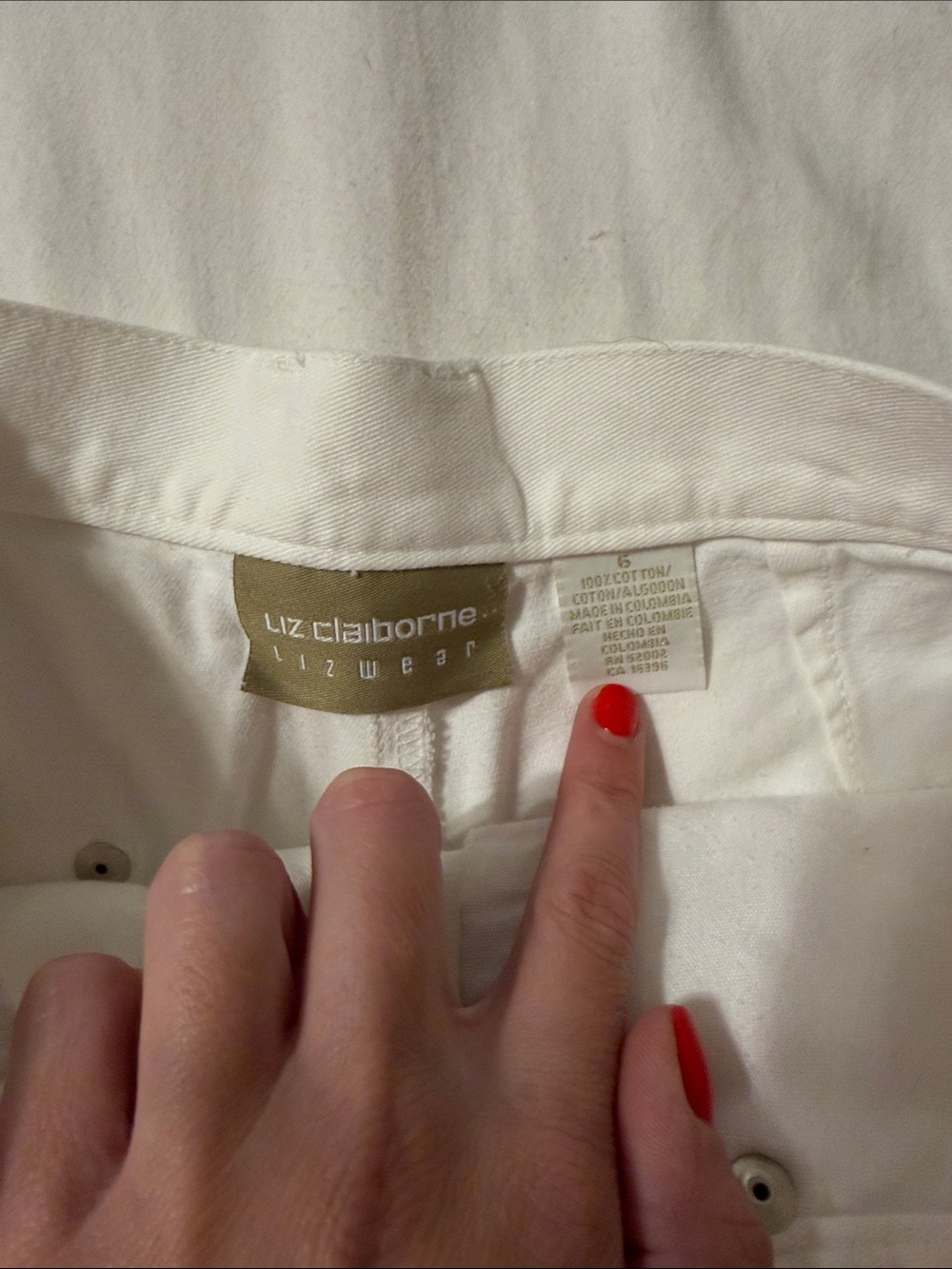 VINTAGE Liz Claiborne White High-Rise Shorts - Picture 2 of 5